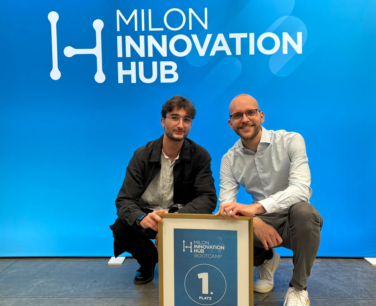 Das Exersight-Team mit der Auszeichnung für den ersten Platz beim milon Innovation Hub Bootcamp